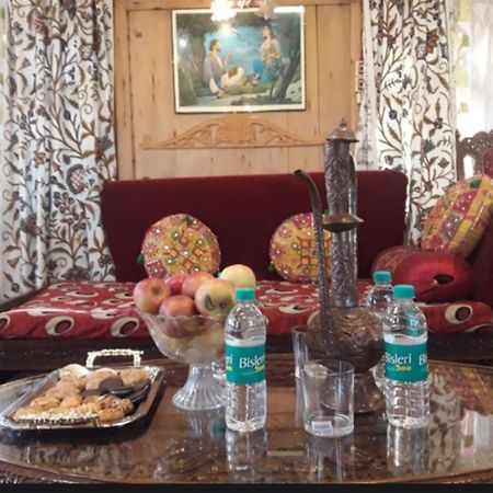 New Minar Group Of Houseboats Hotel Srinagar  Exterior photo