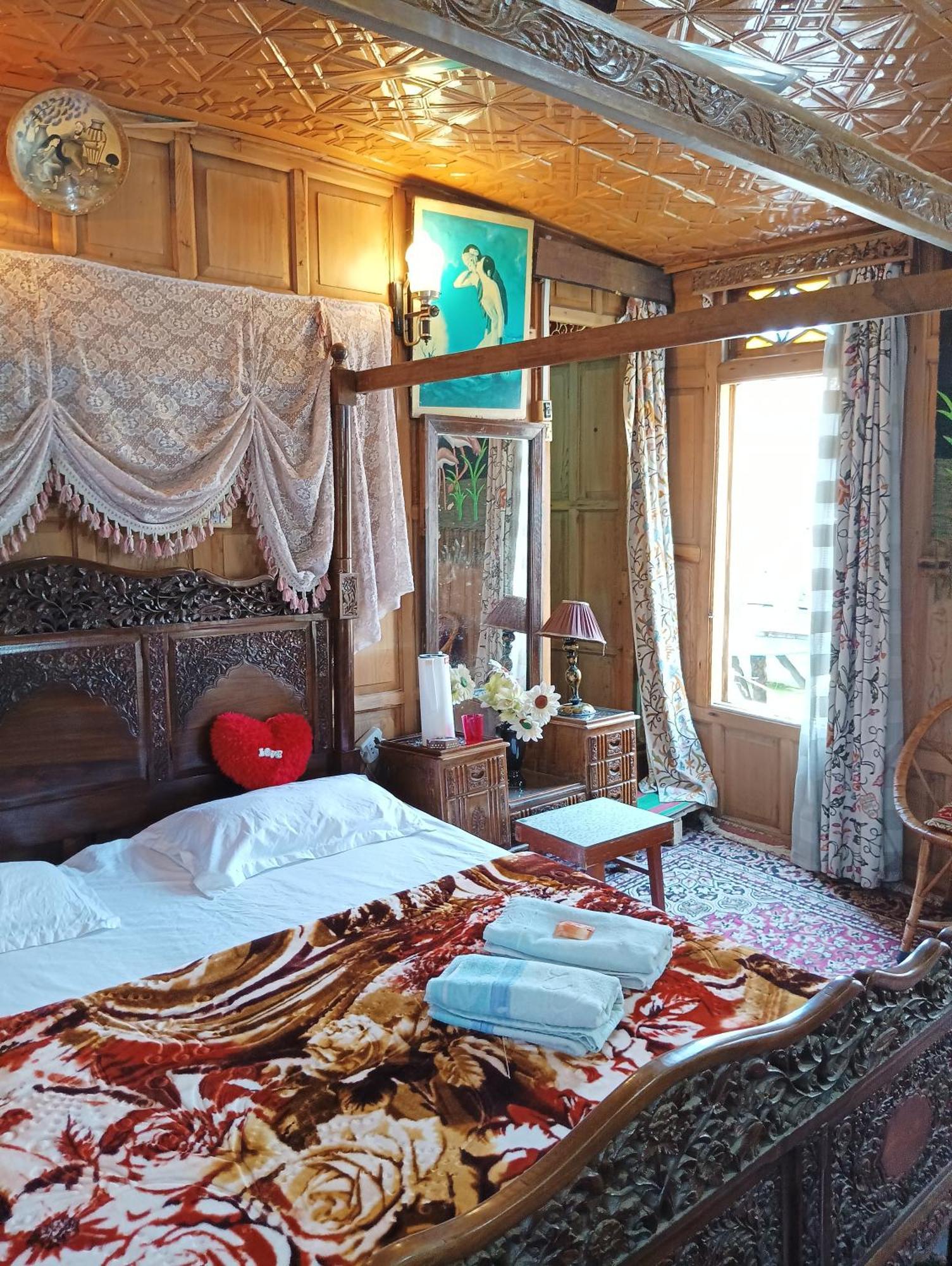 New Minar Group Of Houseboats Hotel Srinagar  Exterior photo