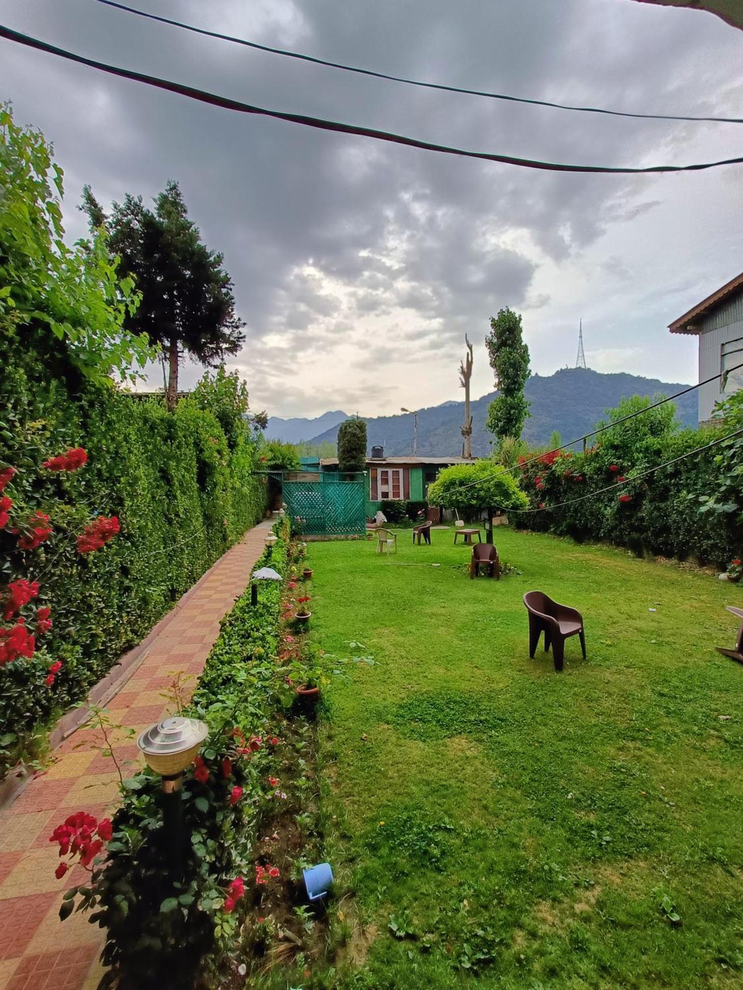 New Minar Group Of Houseboats Hotel Srinagar  Exterior photo